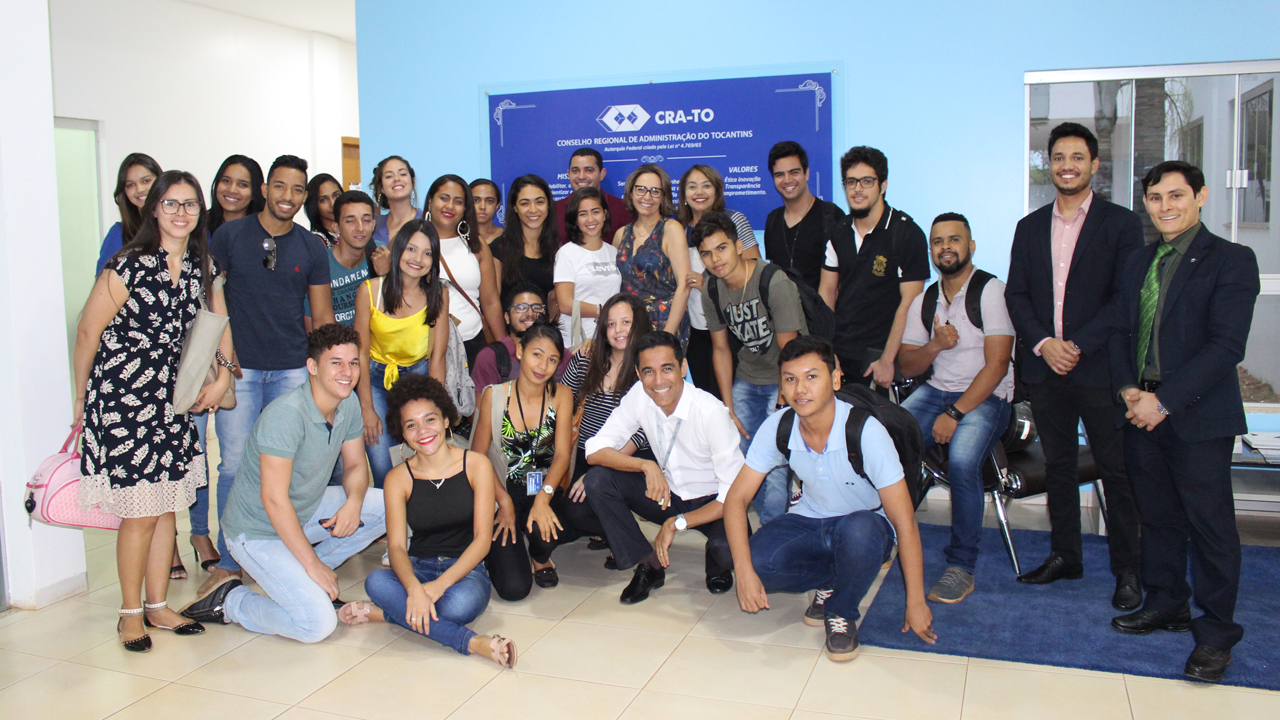Leia mais sobre o artigo CRA Tocantins recebe futuros administradores durante visita à sede do conselho