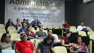 Leia mais sobre o artigo Administradores recebem capacitação com tema: Como líderes conscientes constroem negócios prósperos