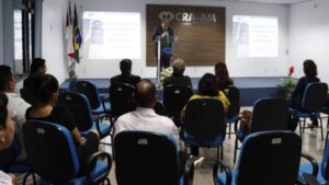 Leia mais sobre o artigo Em palestra, Adm. Mauro Kreuz fala sobre as novas DCNs da Administração