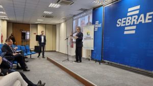 Leia mais sobre o artigo Adm. Mauro Leônidas representa o CFA na reunião plenária do Fórum das MPEs