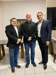 Leia mais sobre o artigo Parceria de sucesso: Parabéns à CDL pelos 30 anos e pela palestra marcante com o Prof. Dr. Clóvis de Barros Filho